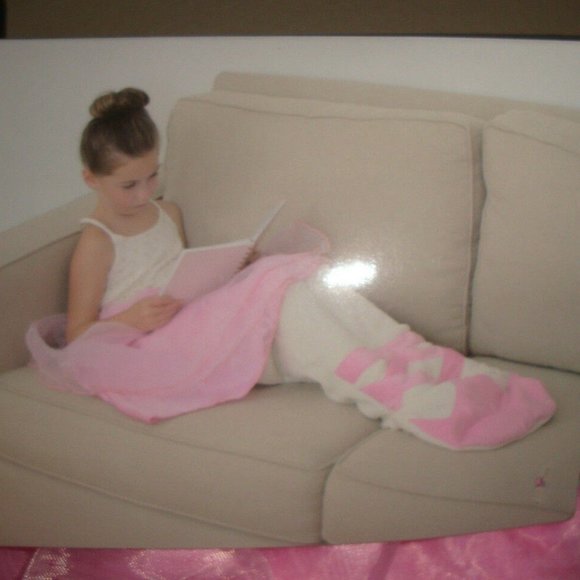 THRO 24 X 56" BALLERINA TUTU MERMAID TAIL BLANKET - Picture 1 of 4